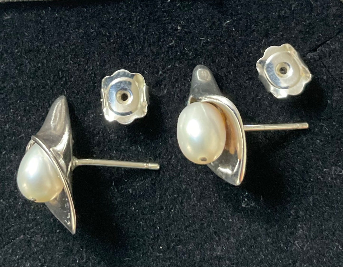 Handmade ARC 925 sterling silver Calla Lily and Pearl matching necklace, earrings and brooch set