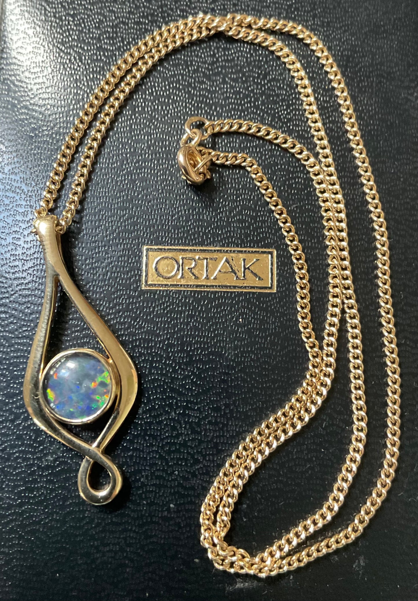 9ct Malcolm Grey ORTAK Opal 16” necklace & earrings in yellow gold original box