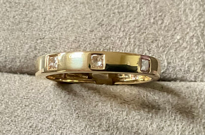 18ct Princess cut 0.40ct Diamond wedding band ring size O yellow gold 4.05g