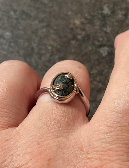 Clogau Preseli Bluestone Heart of Wales oval ring size S in silver and rose gold