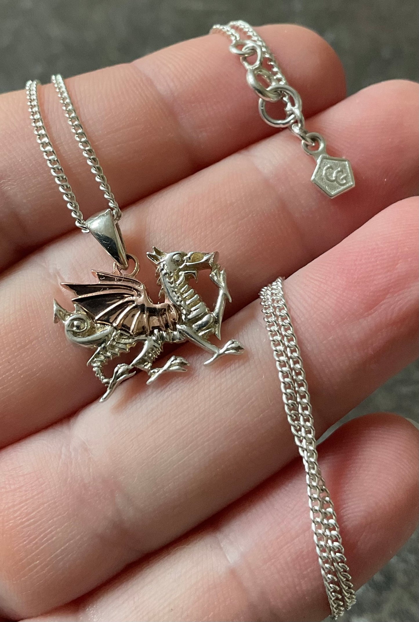 Unisex Clogau Welsh Dragon pendant necklace 18” in silver and rose gold