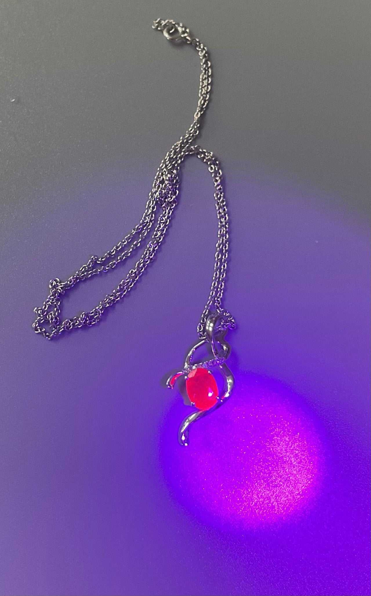 9ct Kallati Ruby and Diamond white gold pendant 18" necklace 0.85ct