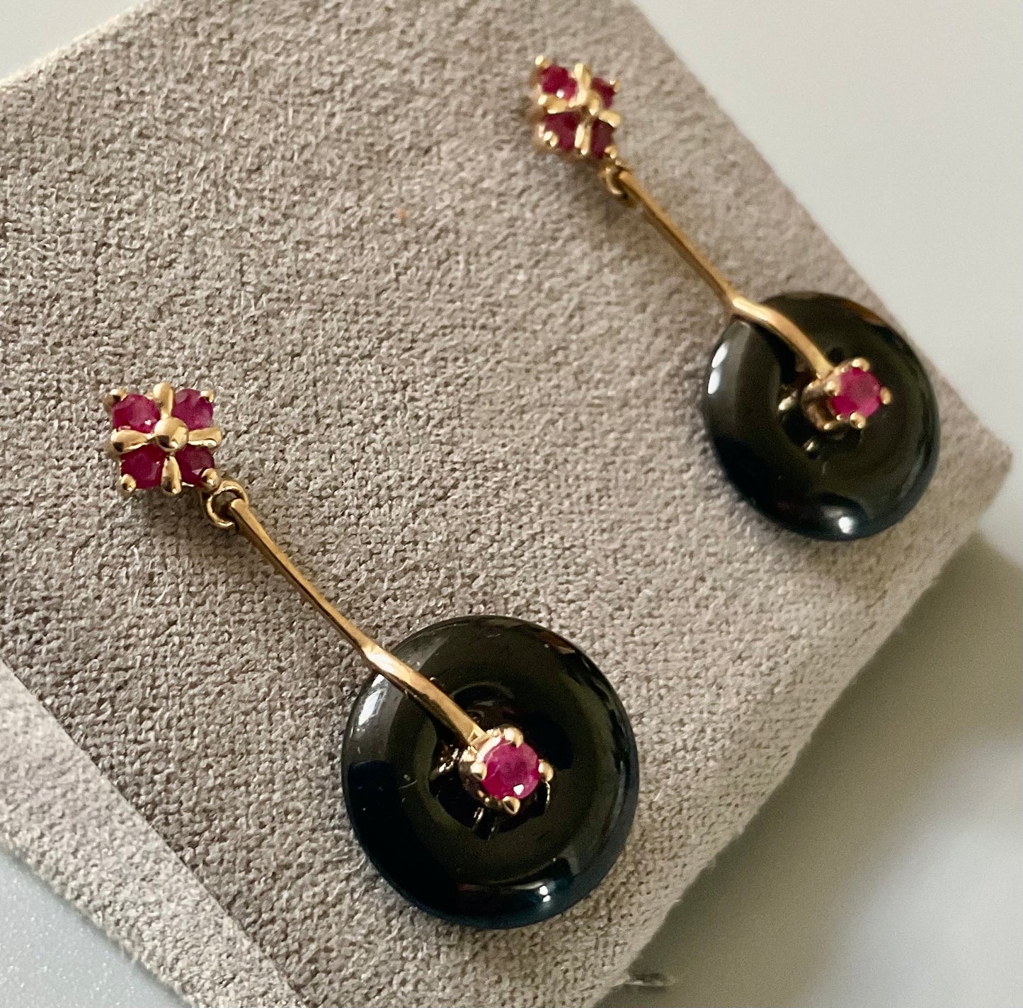 Vintage 9ct Ruby and Black Onyx Disc drop earrings 3cm