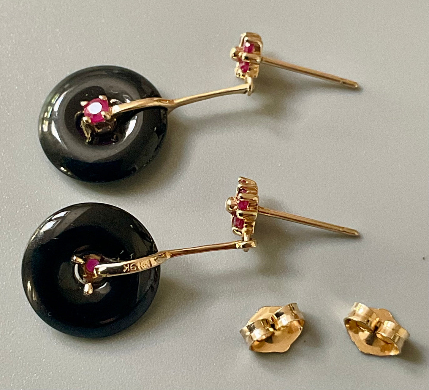Vintage 9ct Ruby and Black Onyx Disc drop earrings 3cm