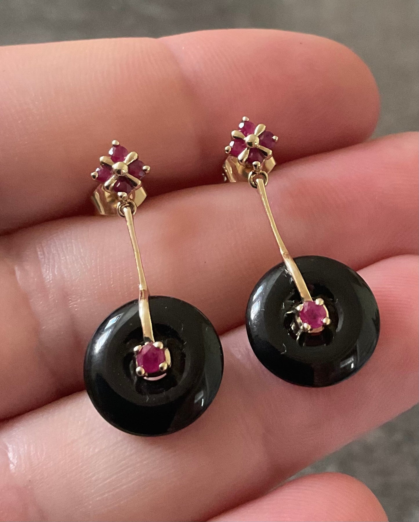 Vintage 9ct Ruby and Black Onyx Disc drop earrings 3cm