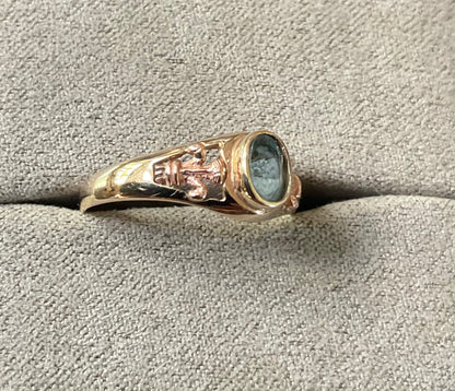 Vintage 9ct Blue Topaz Prince of Wales 3 Feathers ring O1/2 yellow & rose gold