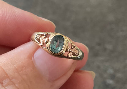 Vintage 9ct Blue Topaz Prince of Wales 3 Feathers ring O1/2 yellow & rose gold