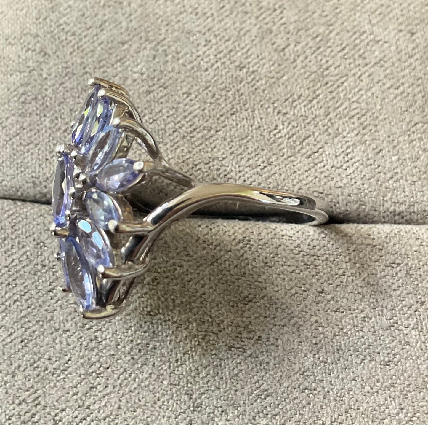 9ct Tanzanite Marquise cut cluster ring size O White gold bypass shoulders