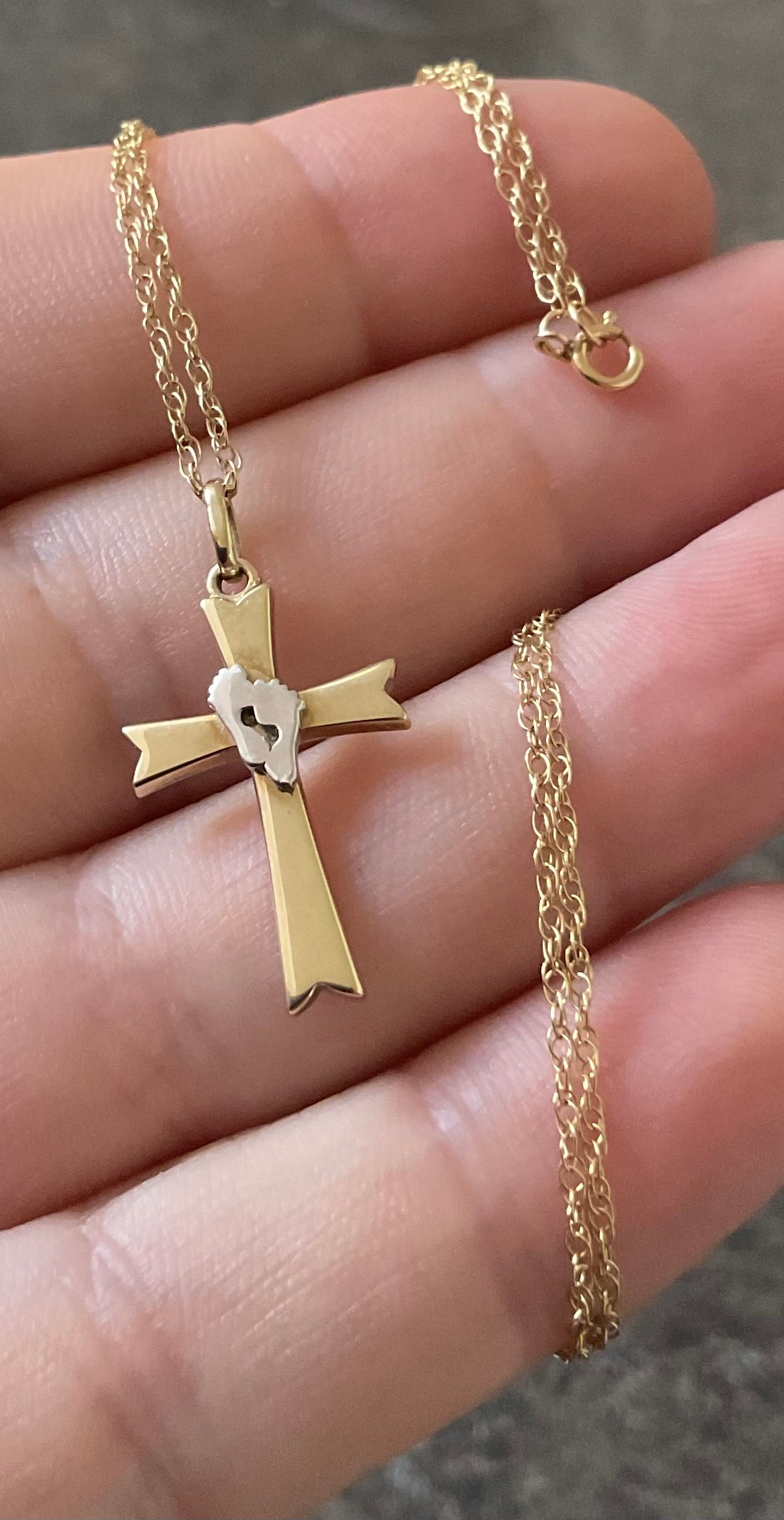 9ct Foot Prints in the Sand 'It was then that I carried you' 18" cross necklace