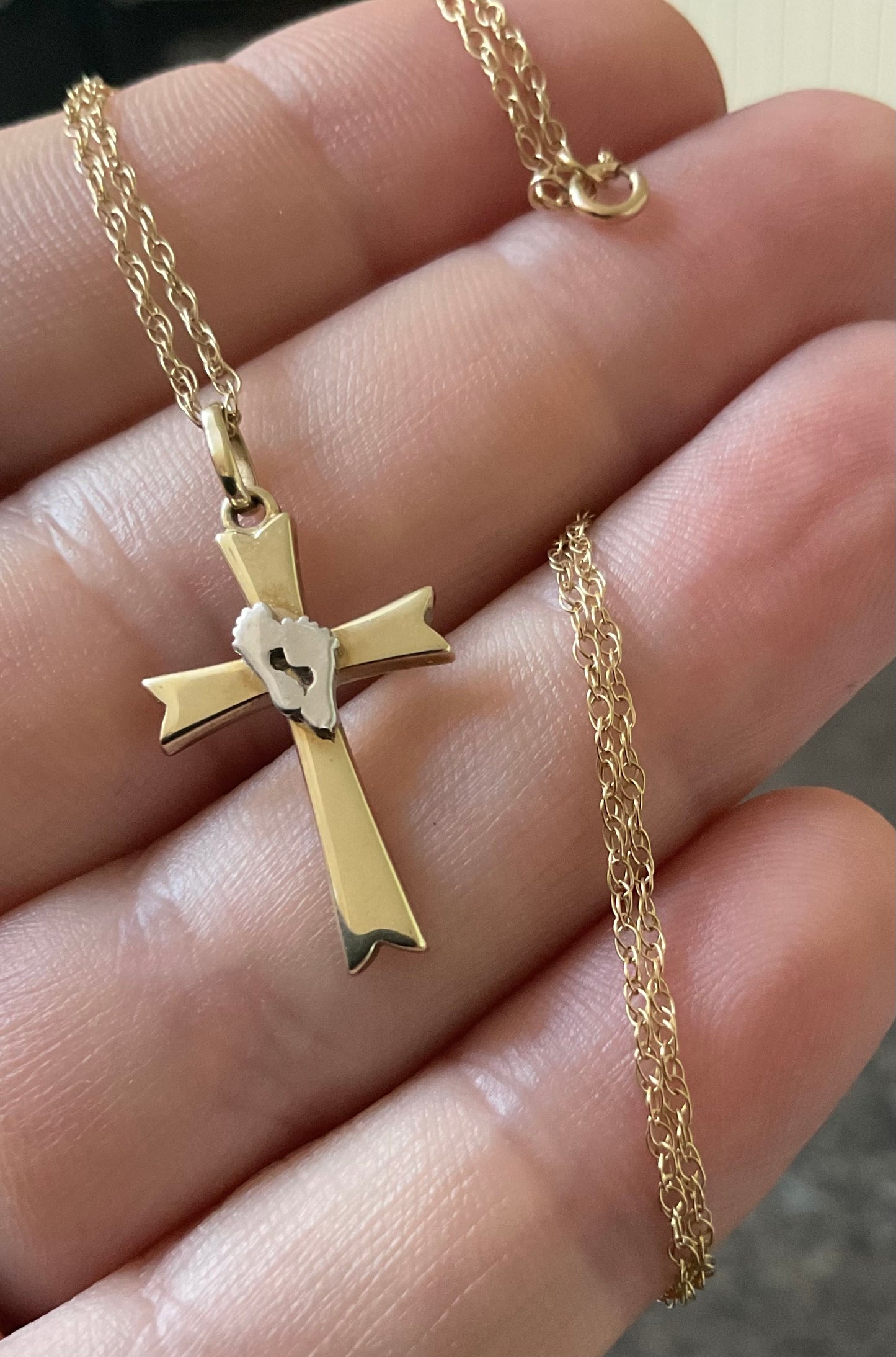 9ct Foot Prints in the Sand 'It was then that I carried you' 18" cross necklace