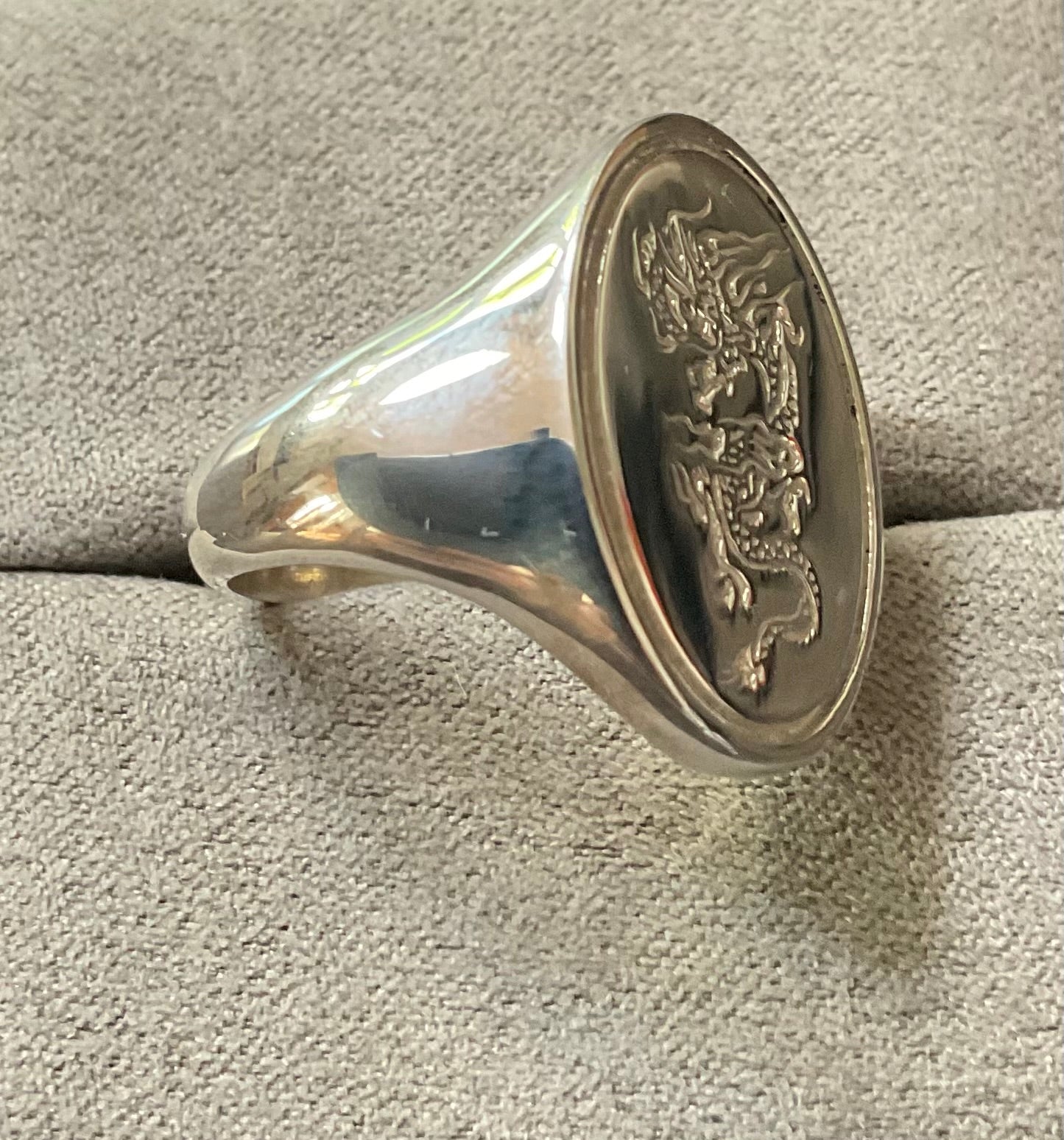 Mens 925 Chinese Dragon Large Oval ring size P Sheffield hallmark 10.72g Unisex Sterling silver