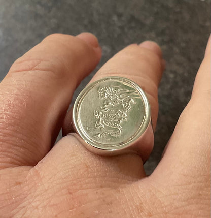 Mens 925 Chinese Dragon Large Oval ring size P Sheffield hallmark 10.72g Unisex Sterling silver