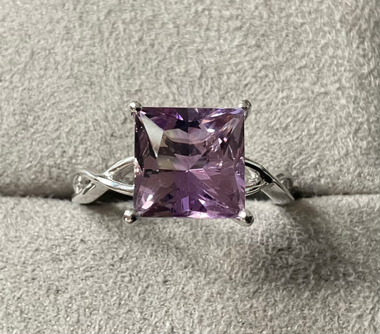 925 Amethyst square cut 9mm solitaire ring with crossover shoulders size P1/2