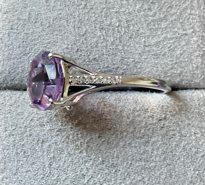 925 Amethyst round cut 1cm solitaire ring with clear gem set shoulders size P1/2