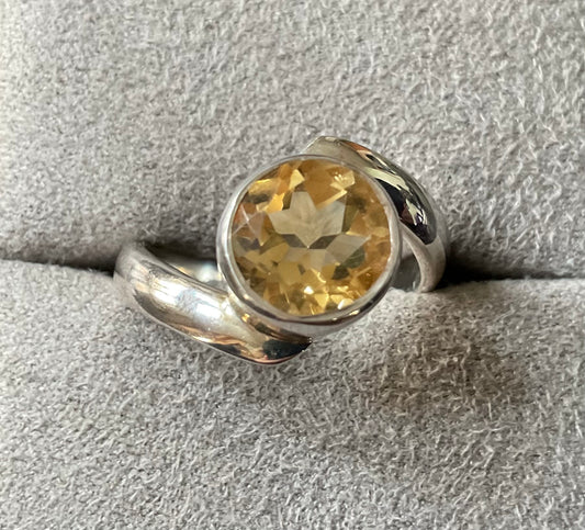 925 Citrine 9mm round cut solitaire bypass ring size P1/2