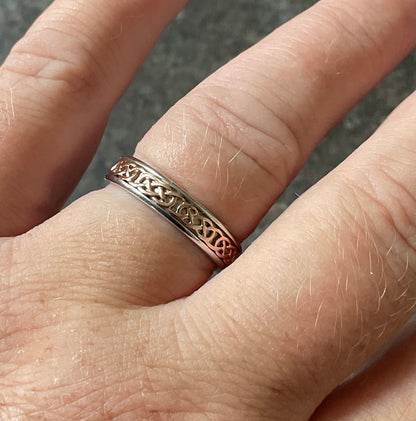 Royal Clogau silver Annwyl slim channel ring Unisex size S with rose gold Celtic detailing