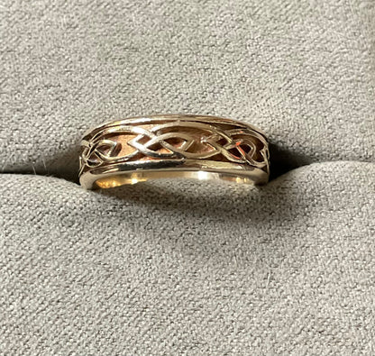 Vintage Clogau 9ct Annwyl 5mm band ring size J in yellow gold 4.53g