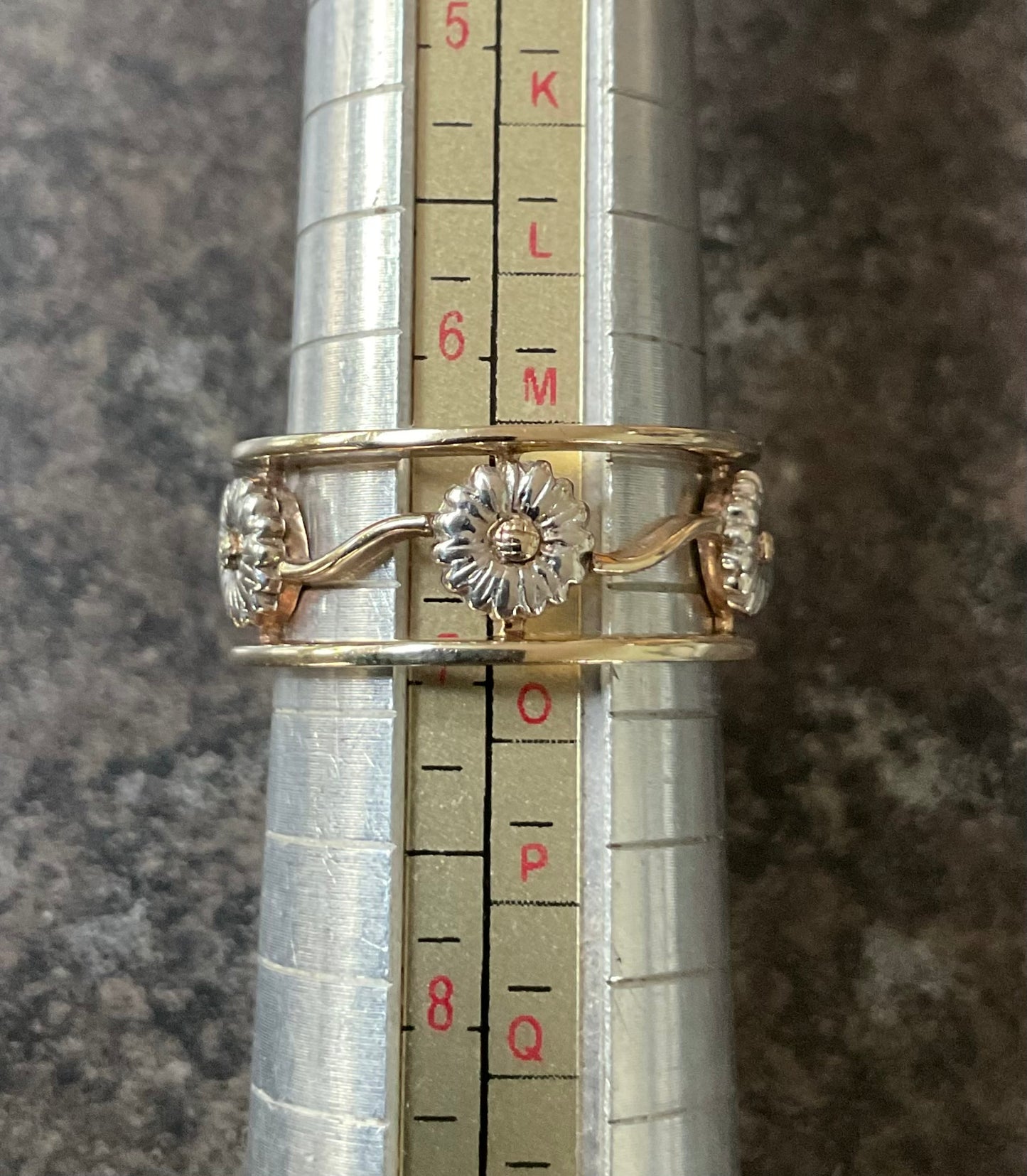 Clogau 9ct Daisy Chain ring size N in yellow and white gold 4.98g