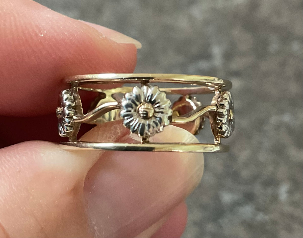Clogau 9ct Daisy Chain ring size N in yellow and white gold 4.98g