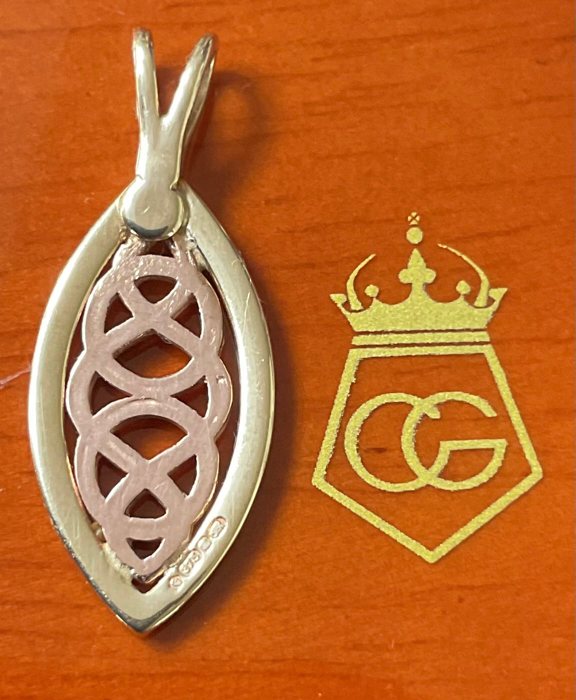 Clogau 9ct Queen Eleanor elliptical pendant in yellow and rose gold