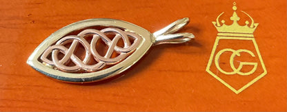 Clogau 9ct Queen Eleanor elliptical pendant in yellow and rose gold