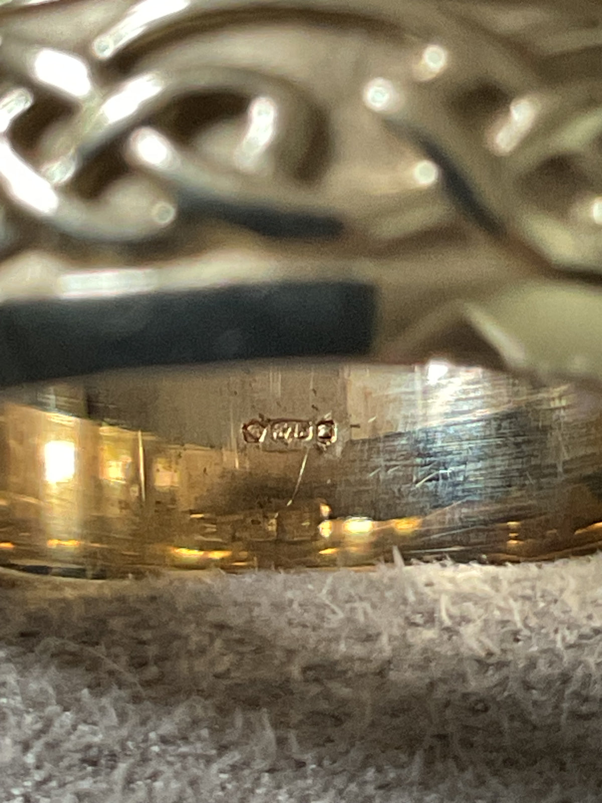 Unisex Clogau 9ct Annwyl Celtic 8mm wide band ring size M1/2 yellow gold