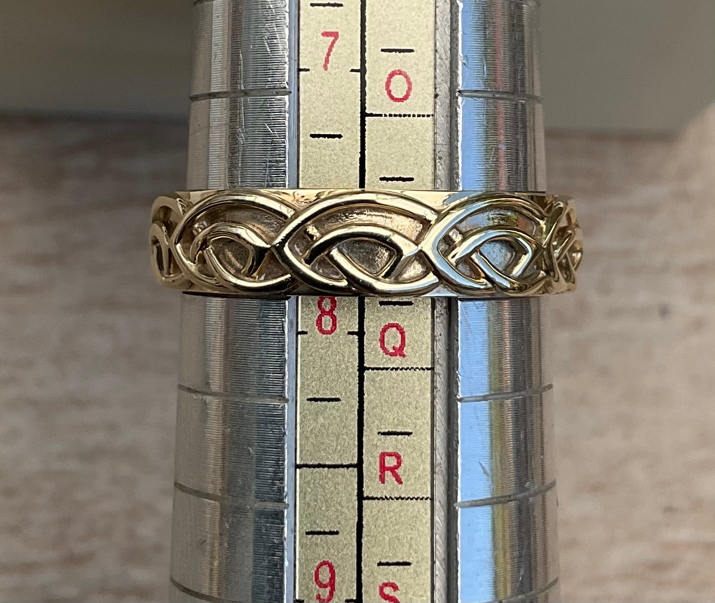 Rare unisex Clogau 9ct Annwyl 5mm wedding band ring size P yellow gold band with rose gold inner insignia
