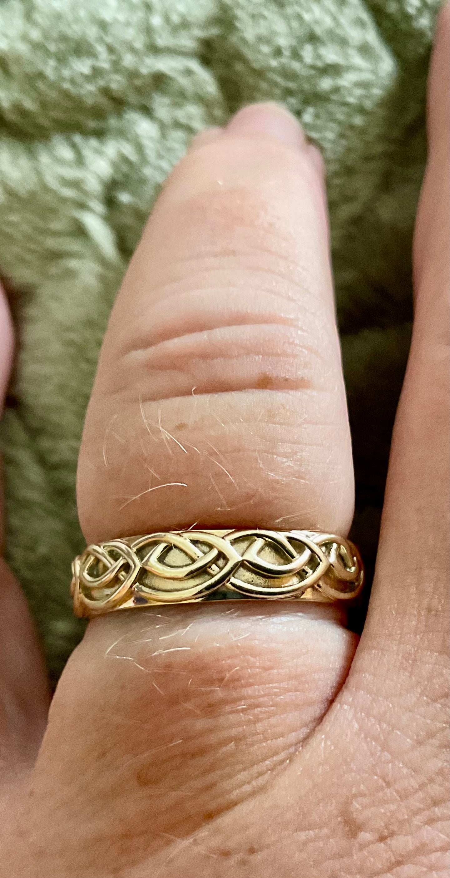 Rare unisex Clogau 9ct Annwyl 5mm wedding band ring size P yellow gold band with rose gold inner insignia