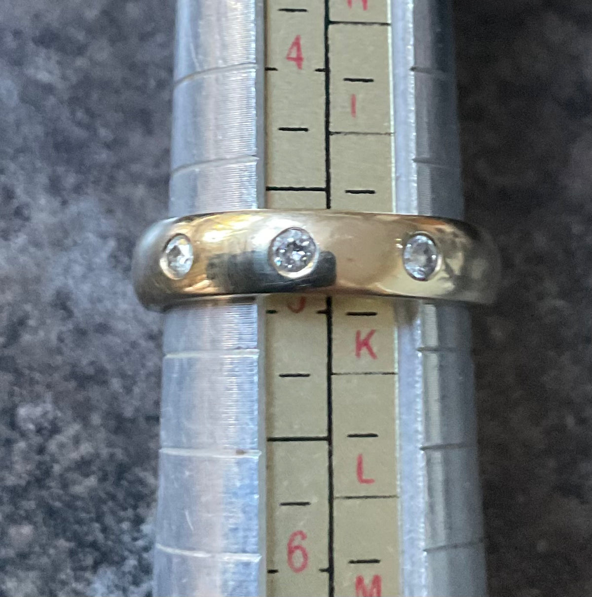 Clogau 9ct Cariad 3 Diamond Wedding Band ring size J in yellow gold