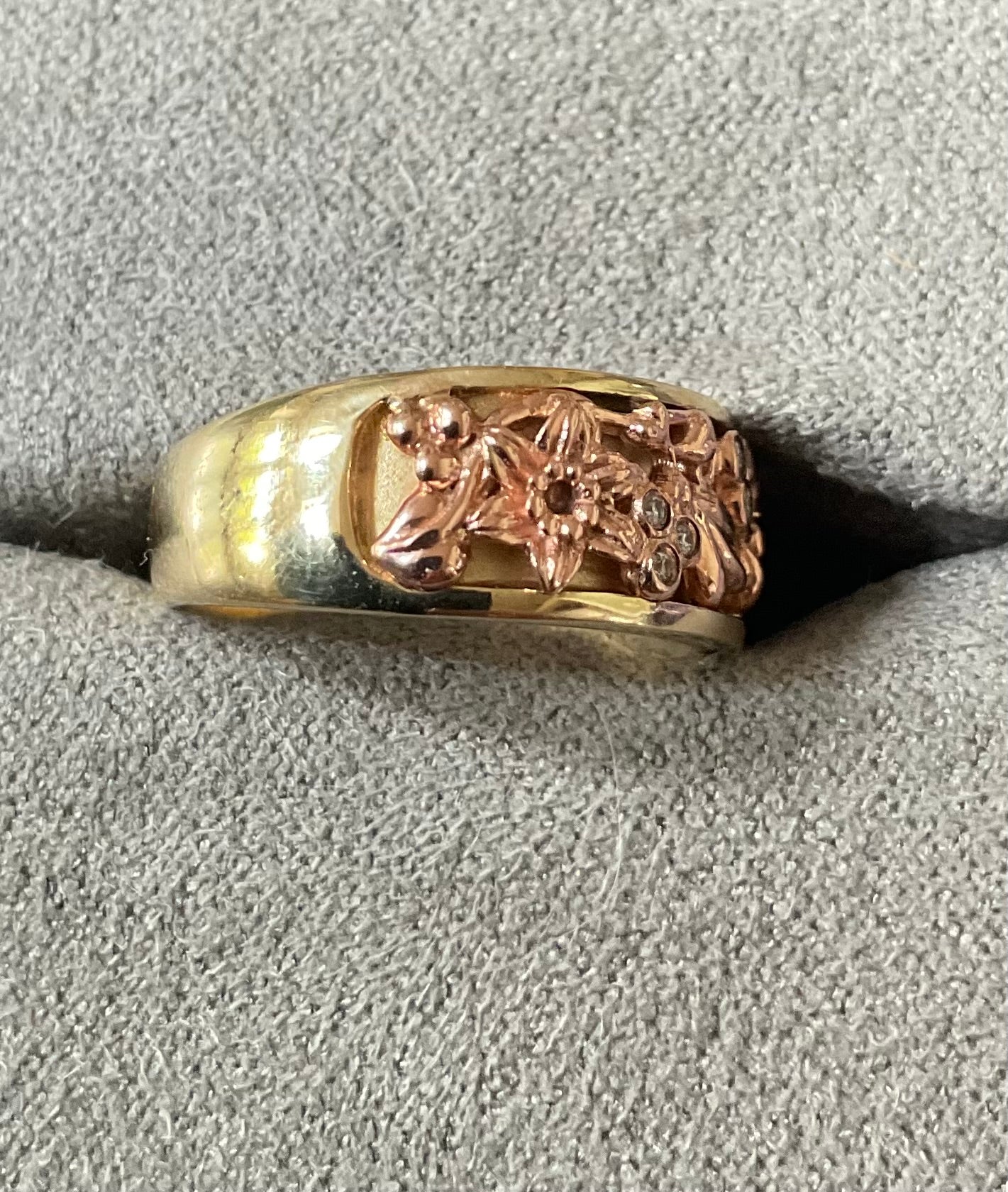 Clogau 9ct Queens Diamond Jubilee Limited Edition ring size J yellow and rose gold edition number 31/2012