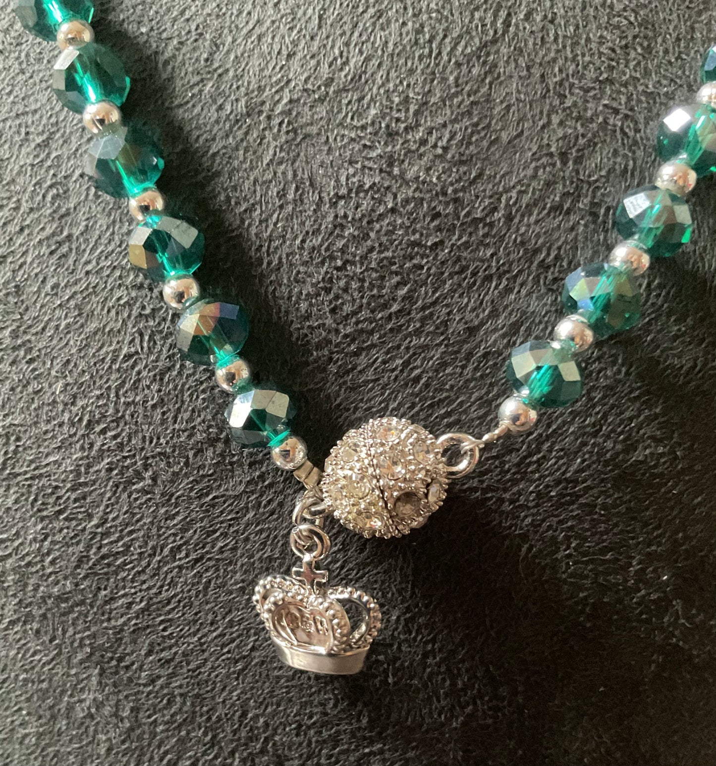 Butler and Wilson Green Crystal necklace with magnetic clasp 52cm various shape aurora borealis coating
