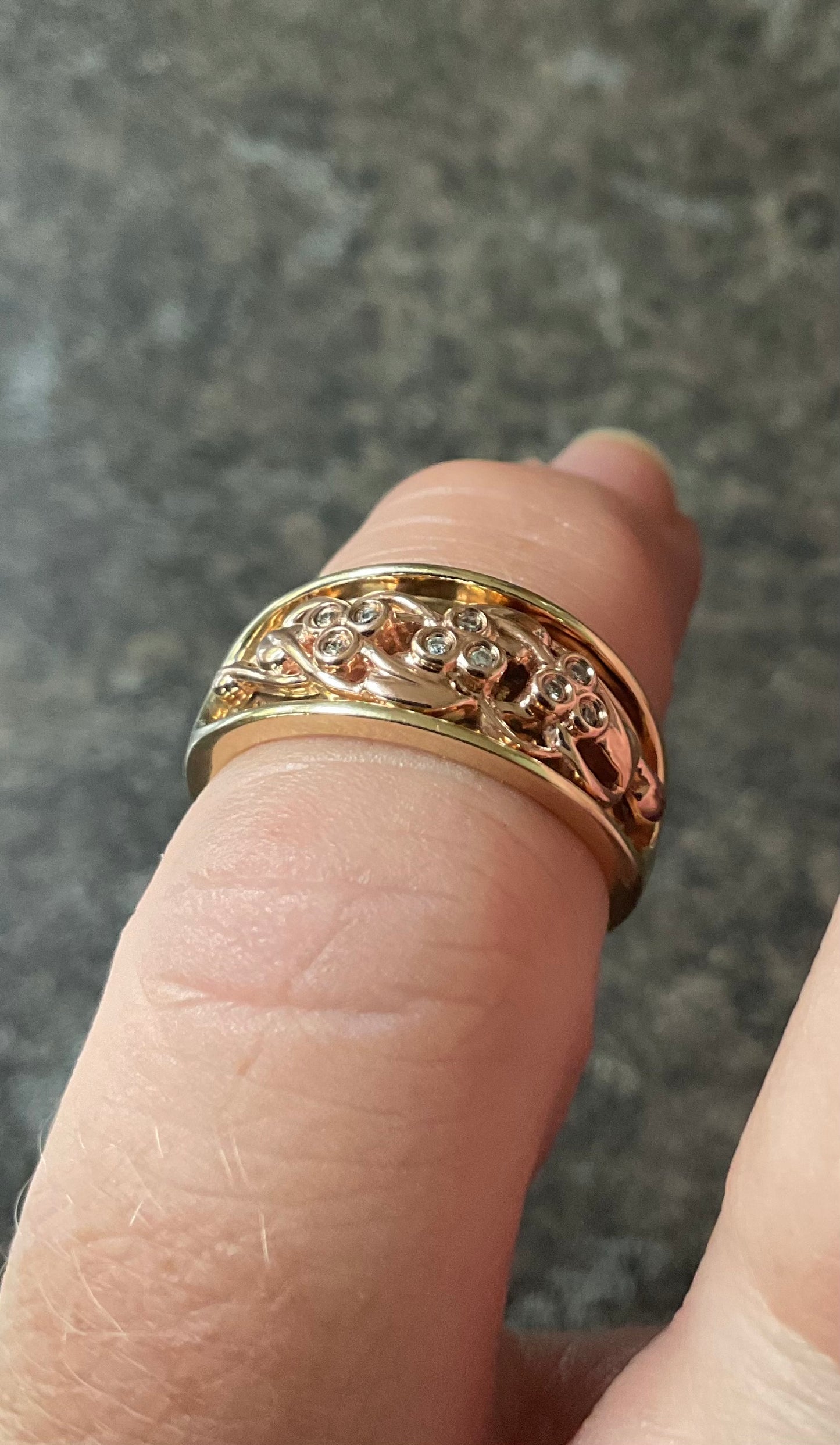 Clogau 9ct Diamond Cariad Am Byth William and Kate Wedding ring size K 4.57g