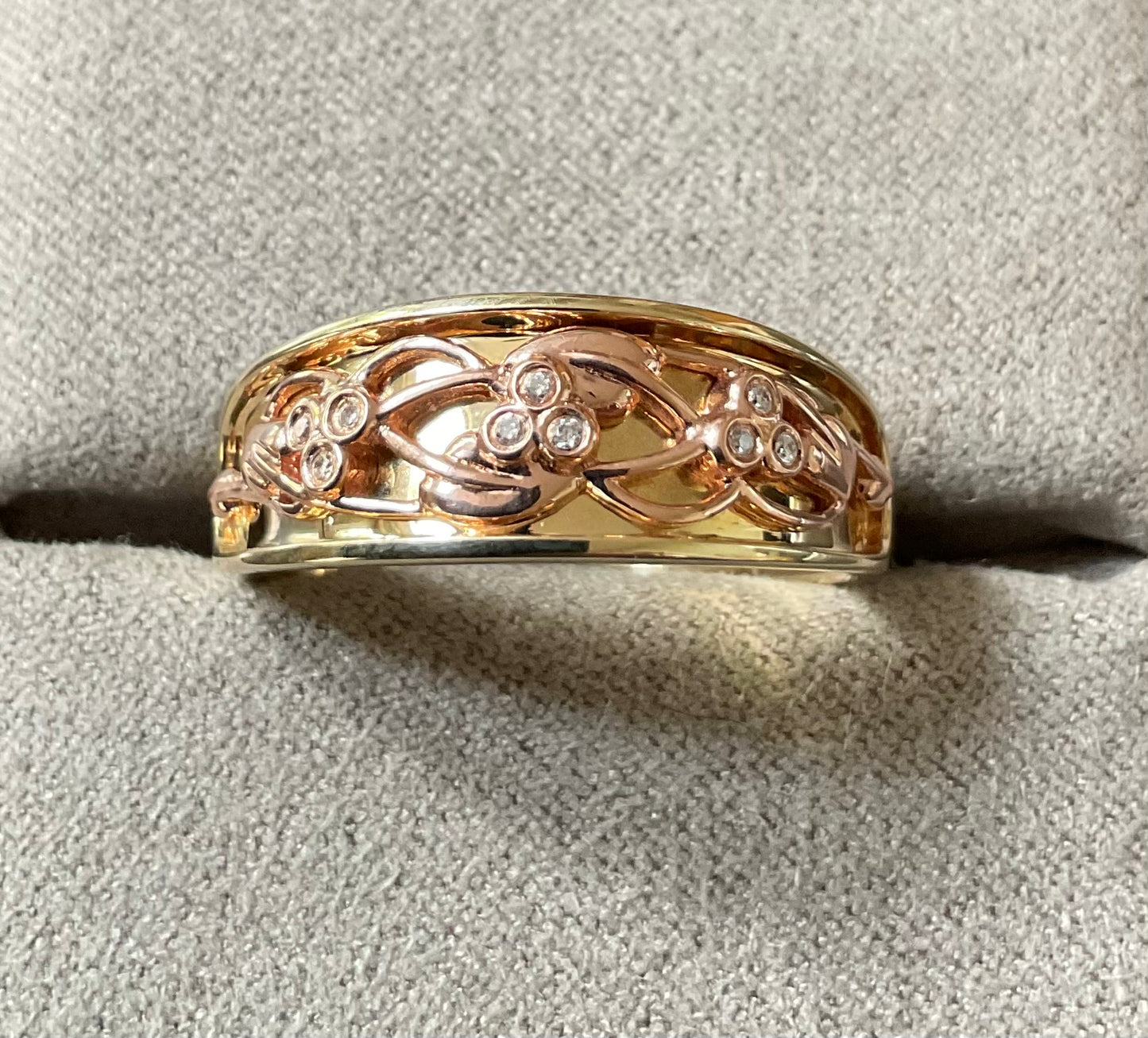 Clogau 9ct Diamond Cariad Am Byth ring size U in yellow & rose gold to commemorate the wedding of Prince William to Kate Middleton 4. 72g