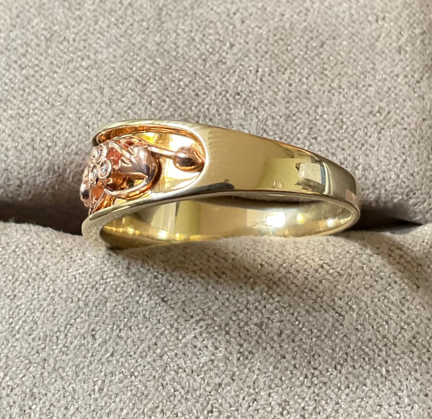 Clogau 9ct Diamond Cariad Am Byth ring size U in yellow & rose gold to commemorate the wedding of Prince William to Kate Middleton 4. 72g