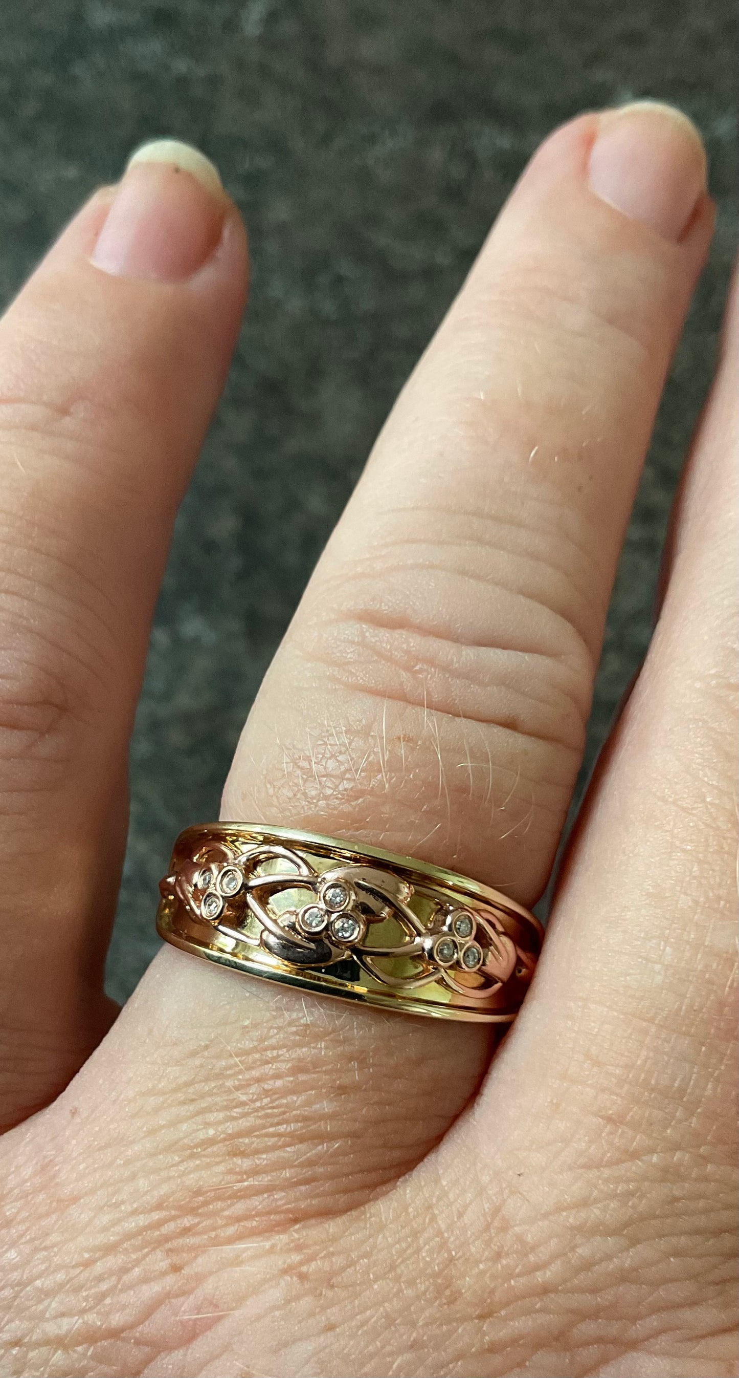 Clogau 9ct Diamond Cariad Am Byth ring size U in yellow & rose gold to commemorate the wedding of Prince William to Kate Middleton 4. 72g
