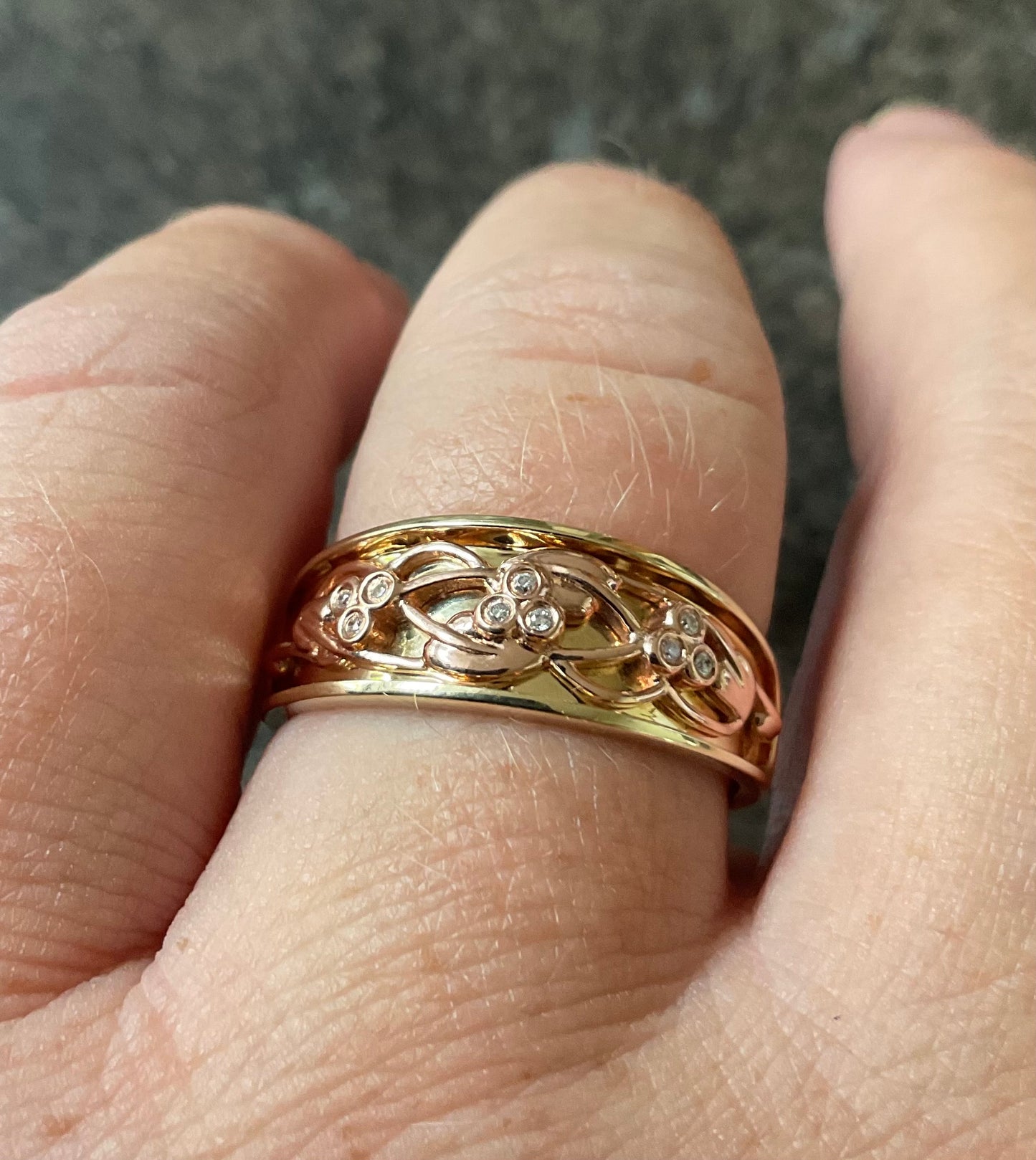 Clogau 9ct Diamond Cariad Am Byth ring size U in yellow & rose gold to commemorate the wedding of Prince William to Kate Middleton 4. 72g