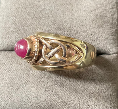 Vintage Clogau Ruby Cabochon St. David’s Celtic band ring size K1/2 yellow and rose gold 1996
