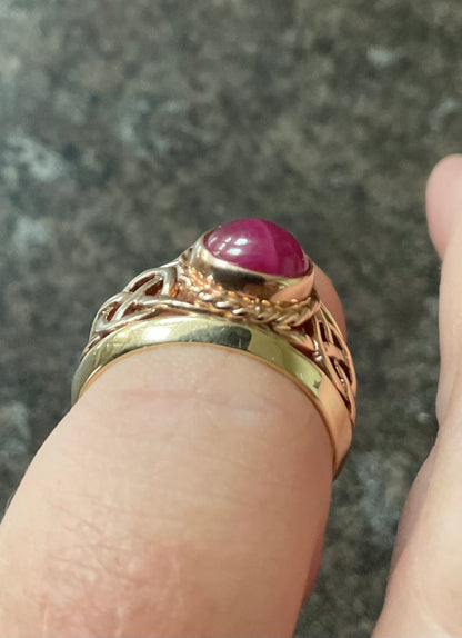 Vintage Clogau Ruby Cabochon St. David’s Celtic band ring size K1/2 yellow and rose gold 1996