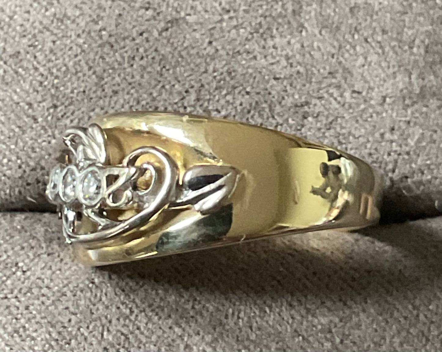 Very RARE Vintage Clogau 18ct Diamond 2000 Millennium Edition Collectors ring size O1/2 in yellow and white gold with original box