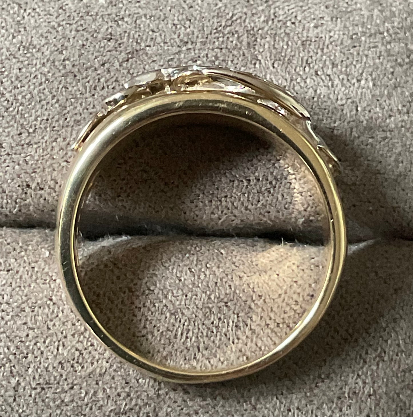 Very RARE Vintage Clogau 18ct Diamond 2000 Millennium Edition Collectors ring size O1/2 in yellow and white gold with original box