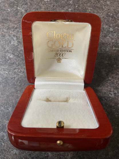 Very RARE Vintage Clogau 18ct Diamond 2000 Millennium Edition Collectors ring size O1/2 in yellow and white gold with original box