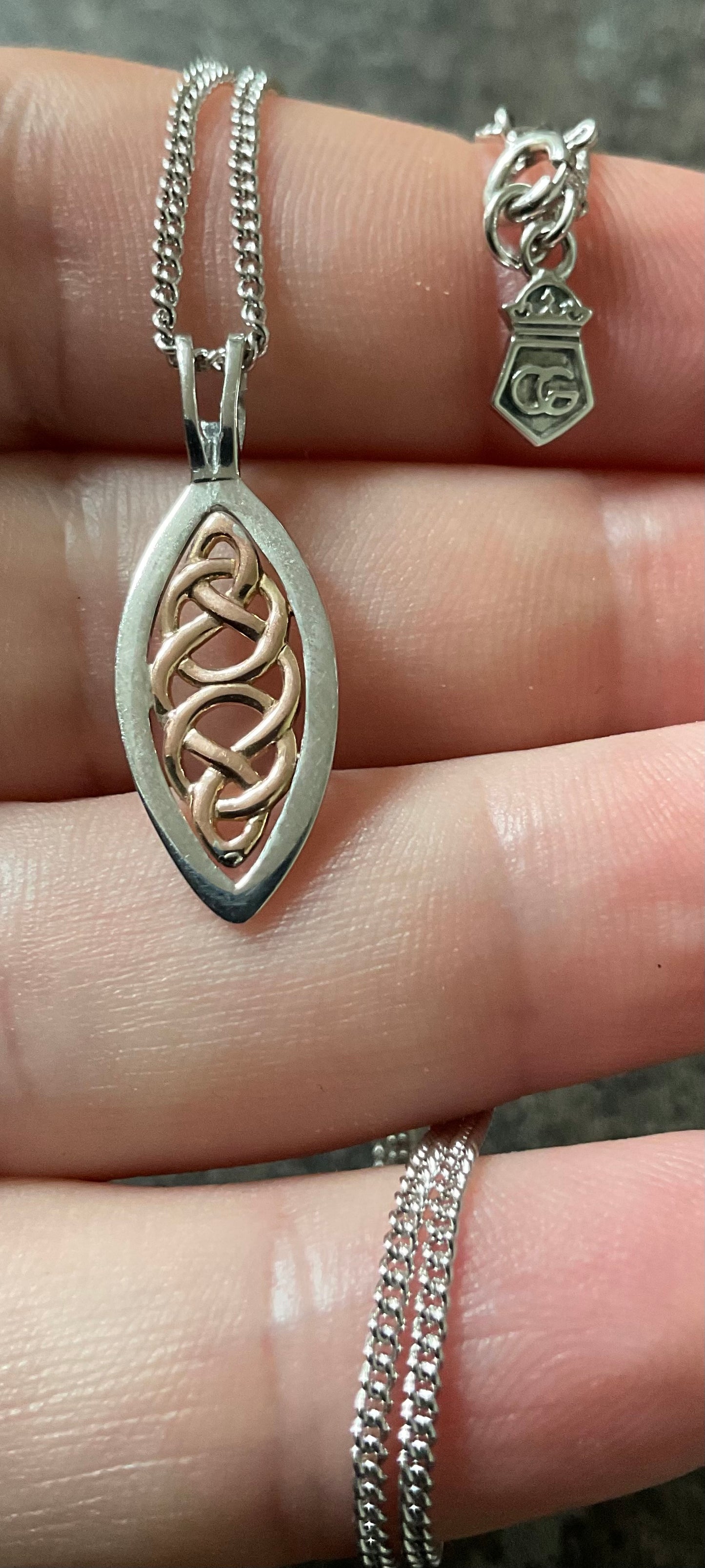 Clogau Queen Eleanor elliptical pendant necklace 18” silver and rose gold