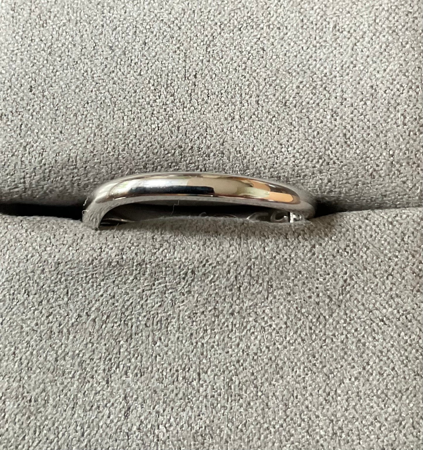 Clogau 9ct white gold 2mm Cariad Wishbone Wedding band ring size S
