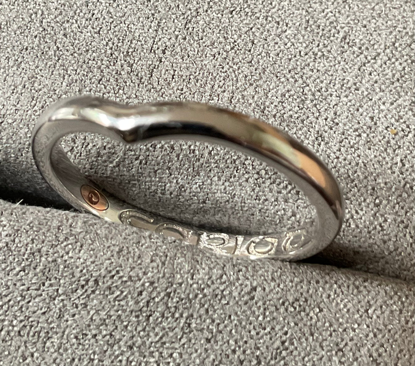 Clogau 9ct white gold 2mm Cariad Wishbone Wedding band ring size S