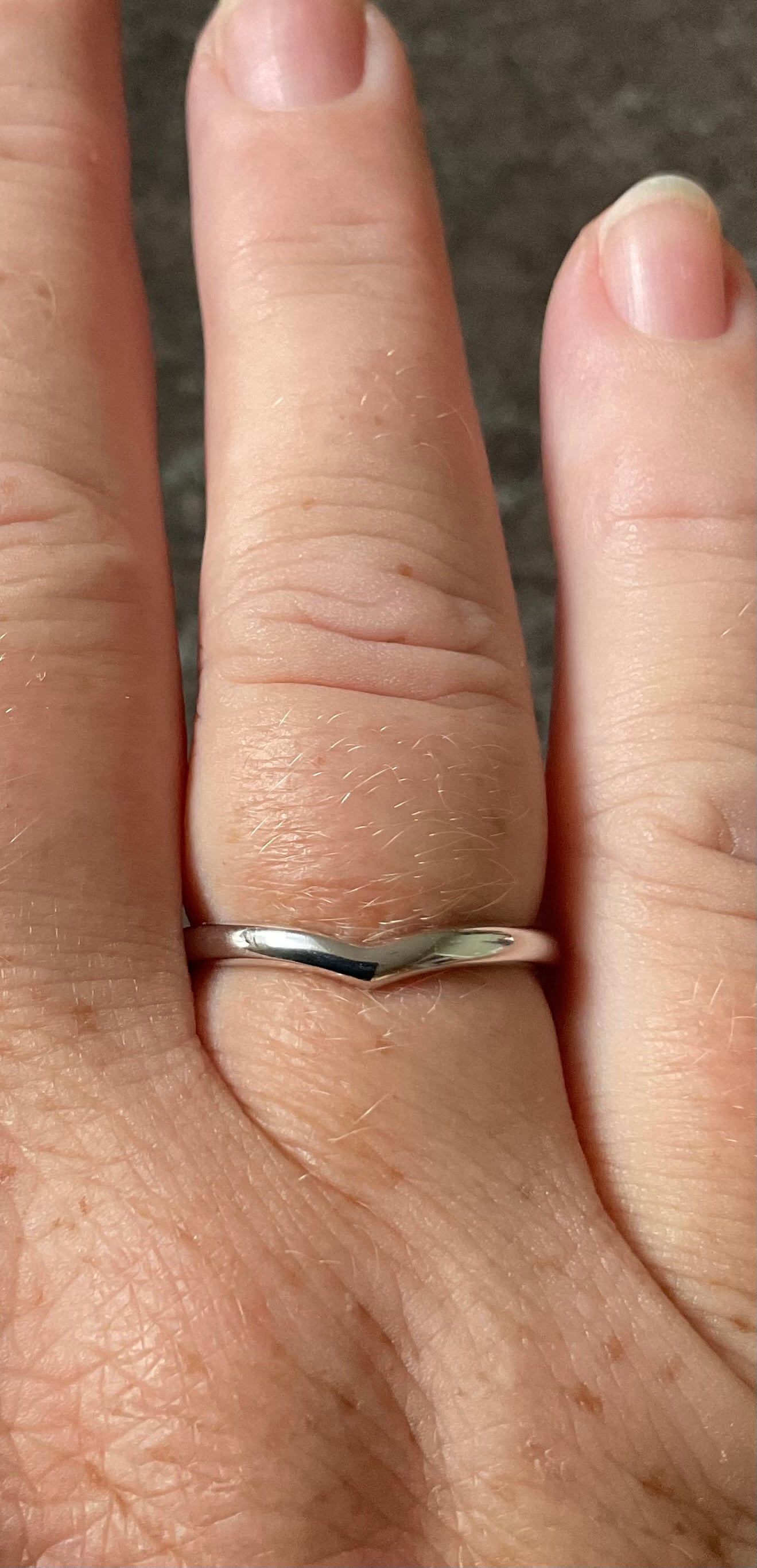 Clogau 9ct white gold 2mm Cariad Wishbone Wedding band ring size S