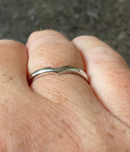 Clogau 9ct white gold 2mm Cariad Wishbone Wedding band ring size S