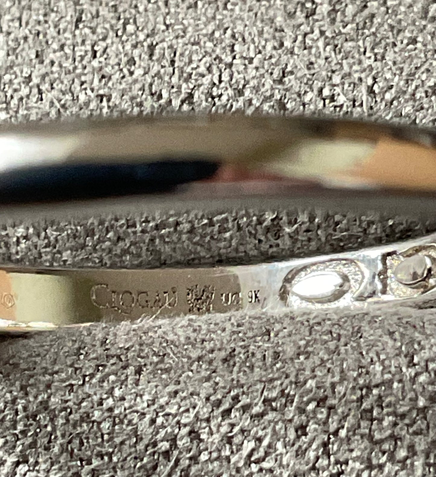 Clogau 9ct white gold 2mm Cariad Wishbone Wedding band ring size S