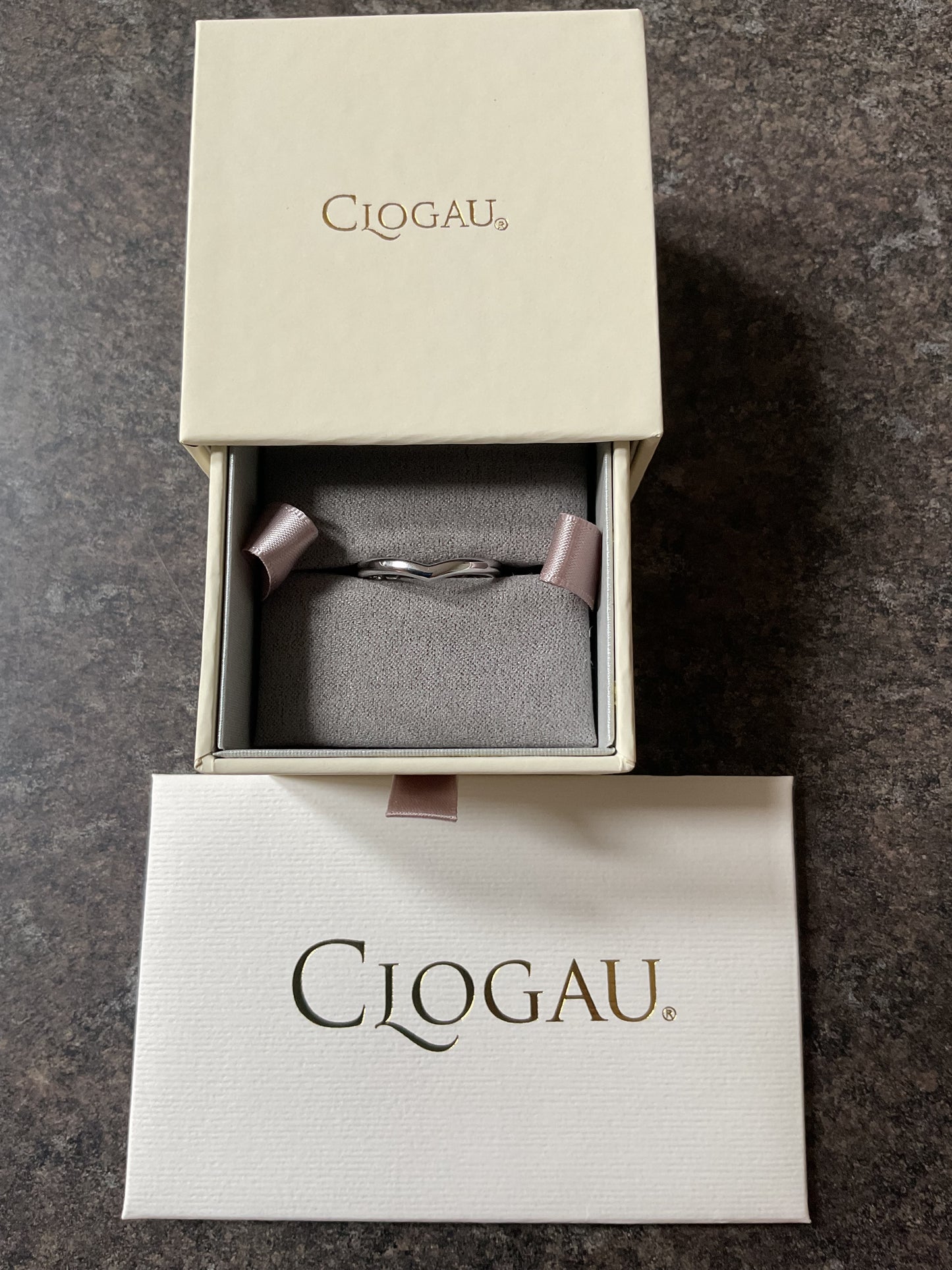 Clogau 9ct white gold 2mm Cariad Wishbone Wedding band ring size S