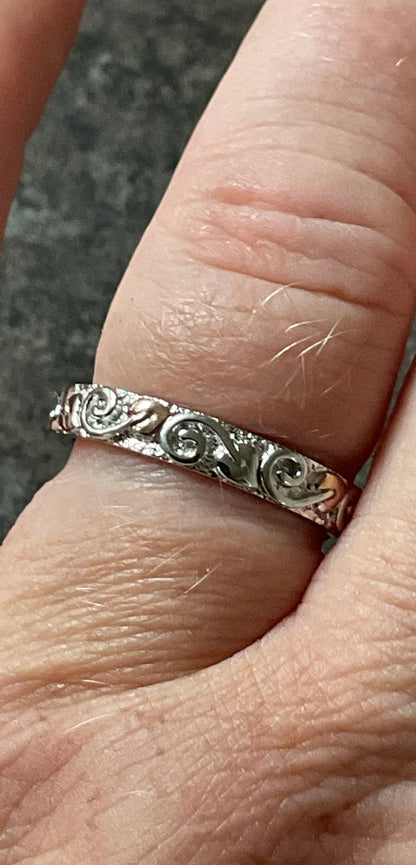 Clogau 4mm Tree of Life band ring in silver and rose gold available in size J,N,Q,T