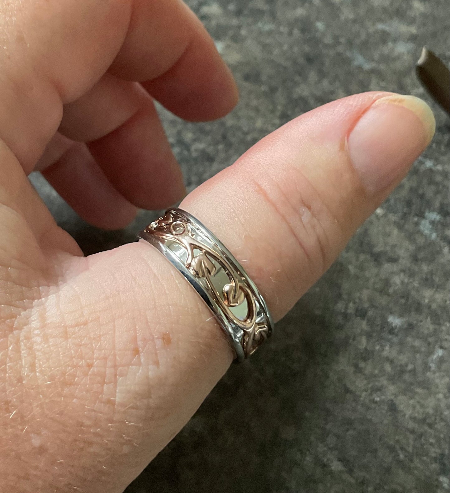 Clogau Unisex Tree of Life 7mm Wide channel Band ring size W1/2 and Y1/2 silver and rose gold Ladies Gentlemen